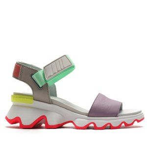Colorblock SOREL Kinetic Sandal in Dove NIB
